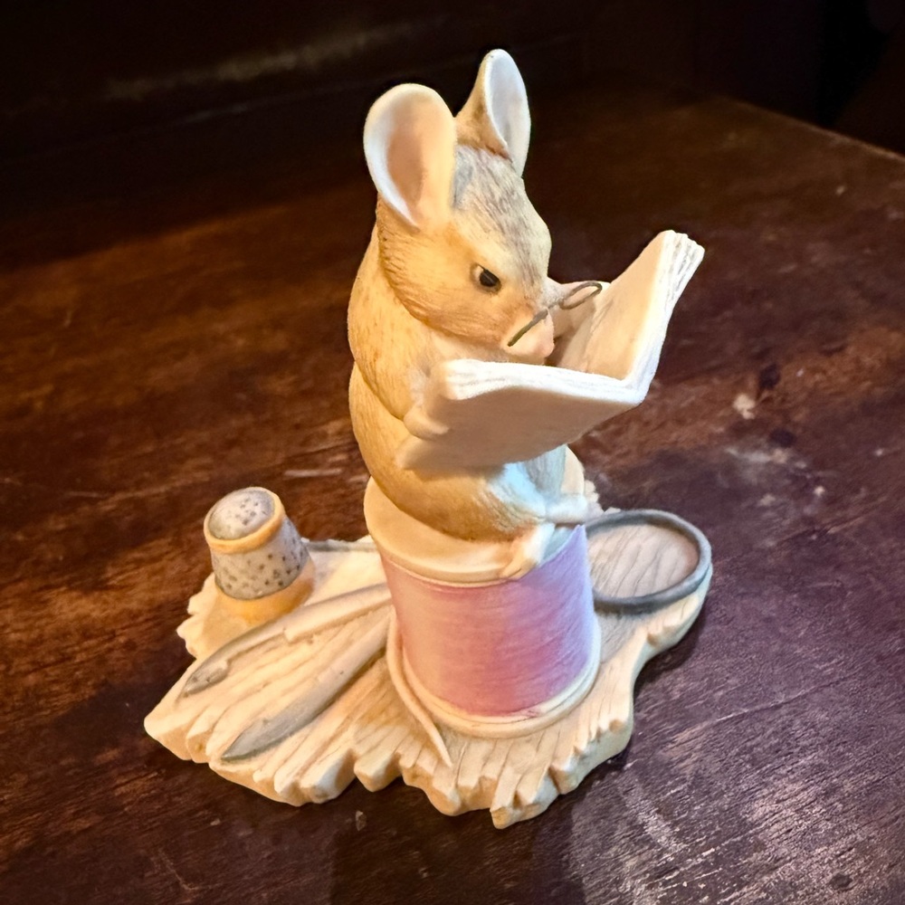 Vintage Beatrix Potter Border Fine Arts “Tailor of Gloucester” mouse on thread